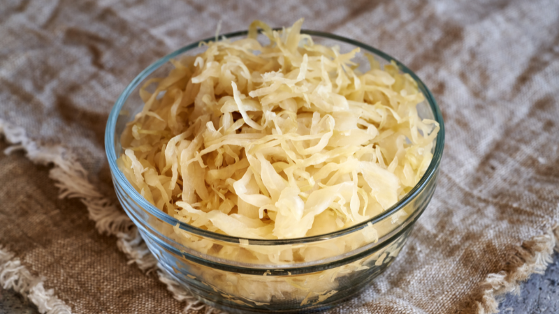 Fermentiertes Sauerkraut zählt ebenfalls zu den sehr gesunden Probiotika.