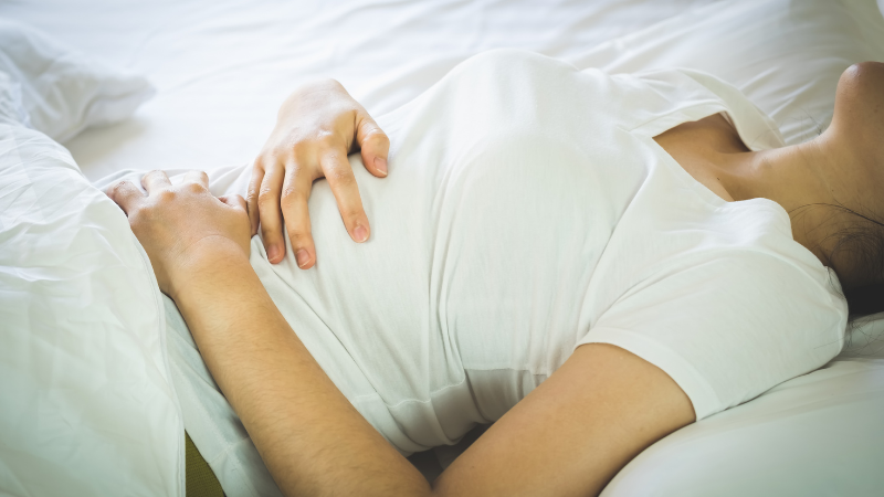 Häufige Symptome bei Leaky Gut sind chronische Müdigkeit, Verdauungsprobleme und Hautprobleme.